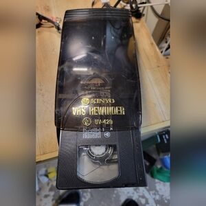 Kinyo VHS tape rewinder , in good shape tested